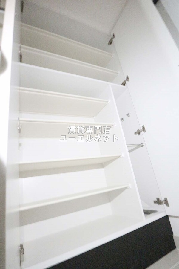 建物設備(収納力たっぷりのシューズボックスで玄関すっきり！)