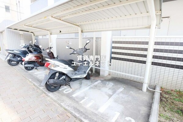 建物設備(バイク置き場)