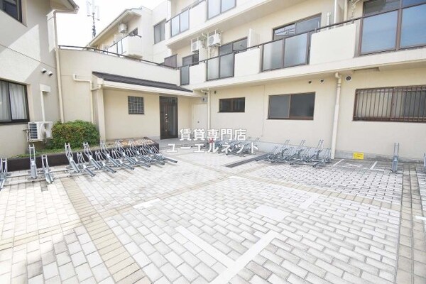 建物設備(自転車通勤にも便利な駐輪場付き♪)