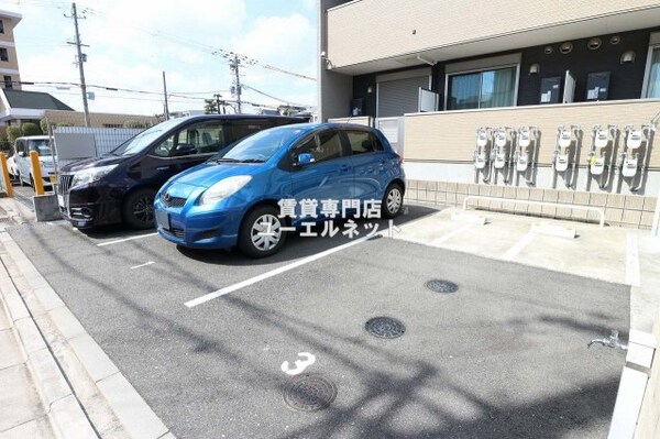 建物設備(敷地内駐車場)