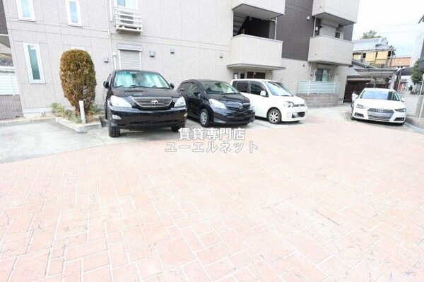建物設備(敷地内駐車場)