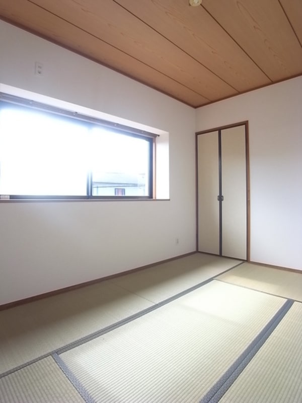 寝室(畳のお部屋でゆったりとお過ごし下さい)