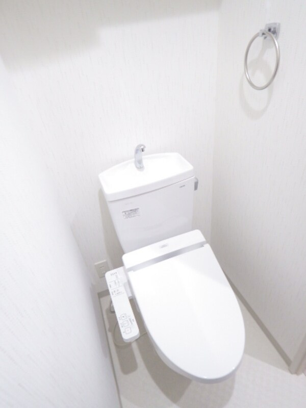 トイレ(温水洗浄便座＾＾（写真は207号室です）)