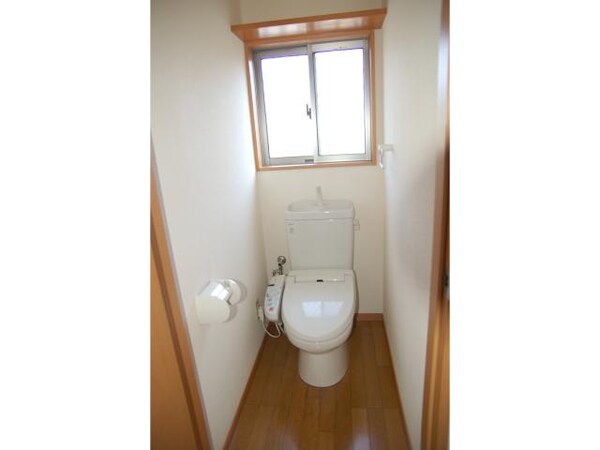 トイレ(写真は101号室)