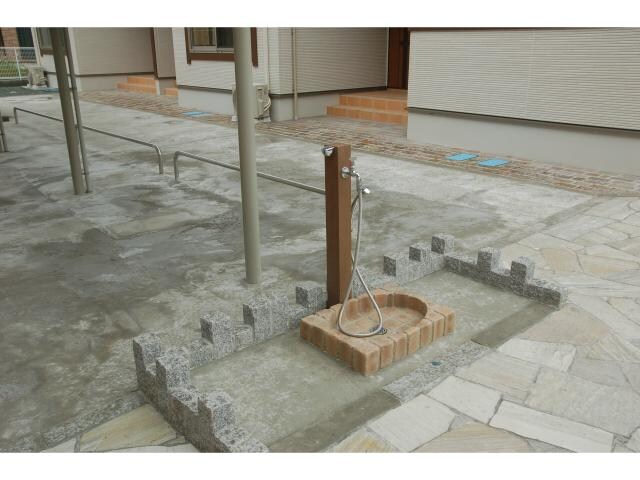 物件外観写真2　(ペット足洗い場)