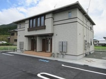 予讃線・内子線 上宇和駅 2階建 築6年の外観写真