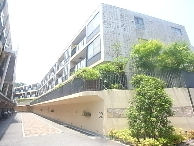 宝塚ガーデンヴィレッジ　C2棟