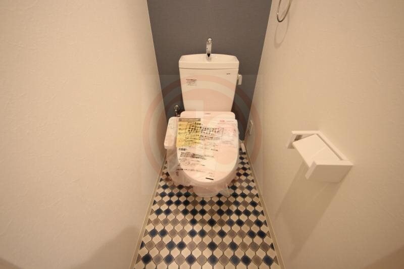 物件内観写真10　(落ち着いた色調のトイレです)