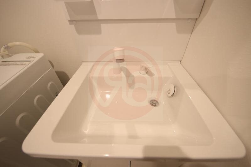 物件内観写真22　(朝の身支度には欠かせない独立洗面化粧台)