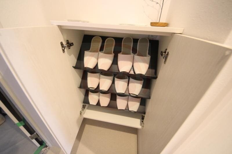 物件内観写真27　(たっぷりとした収納スペースです)