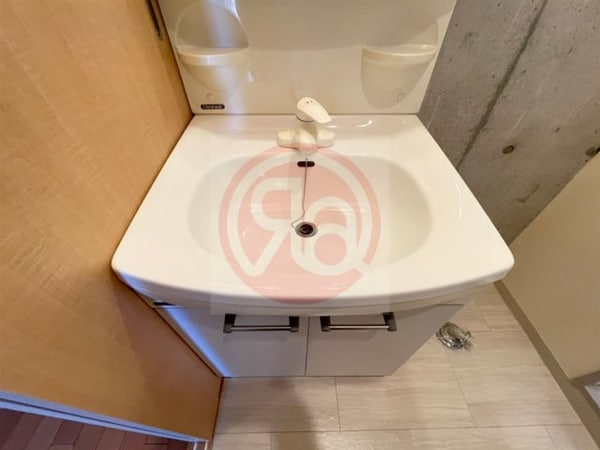 独立洗面台