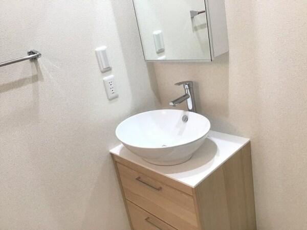 独立洗面台