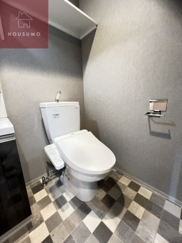 トイレ(落ち着いた色調のトイレです)