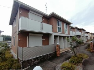 ラフィネ梅美台C棟外観写真