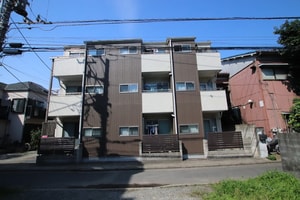 フルール生麦外観写真