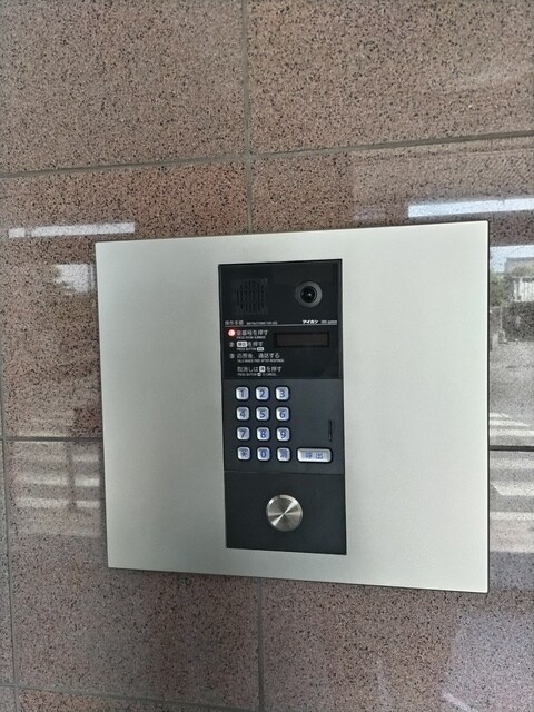 物件外観写真3　(オートロック)