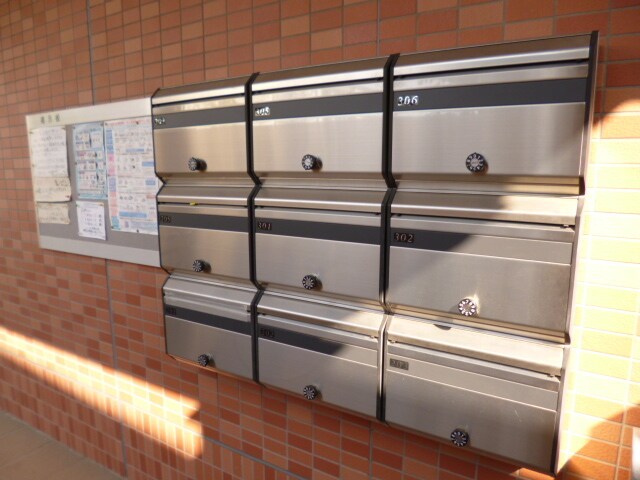 物件外観写真4　(集合ポスト)