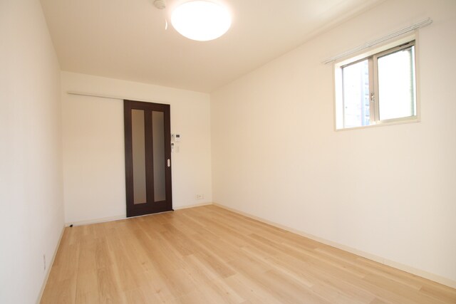 物件内観写真2　(※照明は設備ではありません)