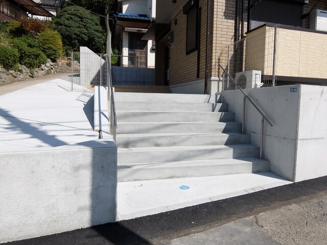 物件外観写真6　(エントランス)