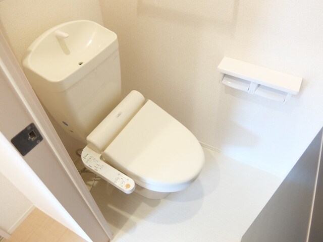 物件内観写真12　(洗浄機能付暖房便座でいつでも快適♪)