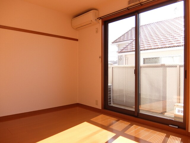 物件内観写真6　(※別室参考写真)