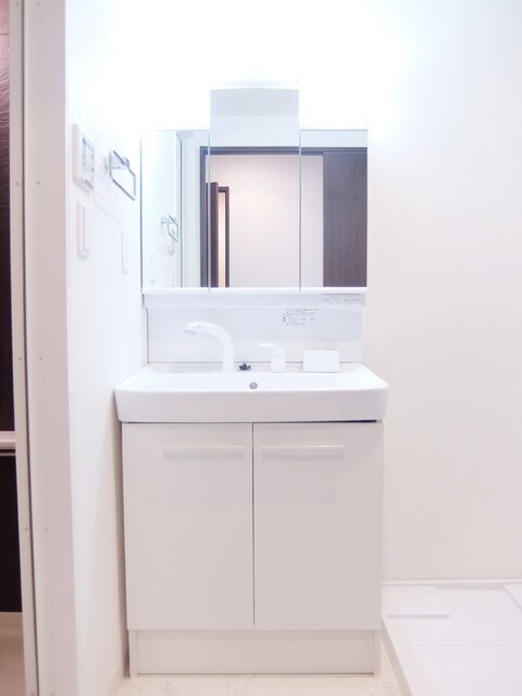 物件内観写真15　(独立洗面台♪)
