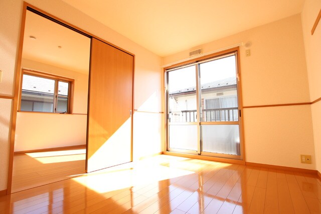 物件内観写真10　(洋室)