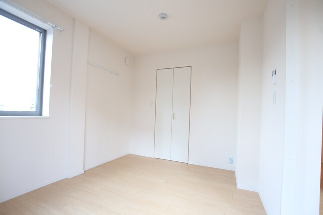 物件内観写真11　(洋室５．９帖)