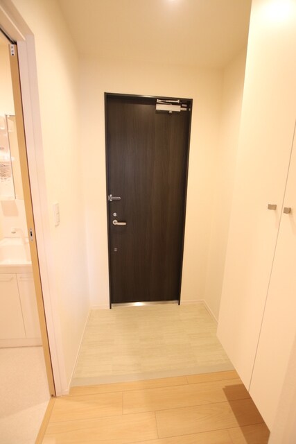 物件内観写真23　(玄関には、大きなシューズボックス付き)