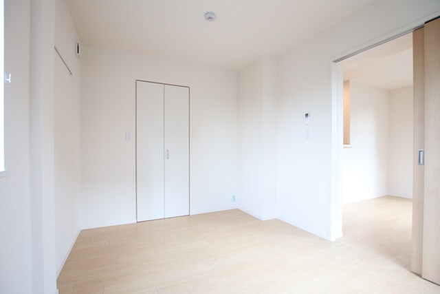 物件内観写真25　(洋室５．９帖)