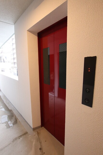 物件外観写真4　(エレベーター)