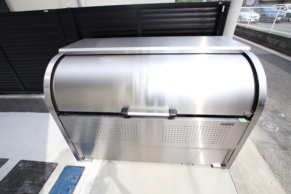 共用設備(ゴミ置き場)