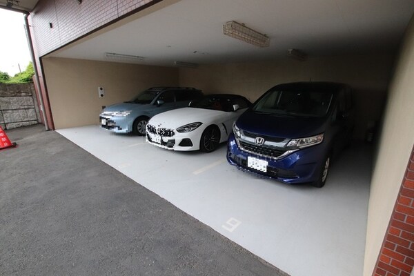 駐車場(駐車場要空き確認)