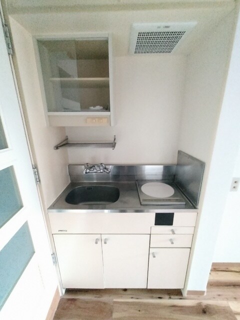 物件内観写真10　(コンパクトな一口コンロです)