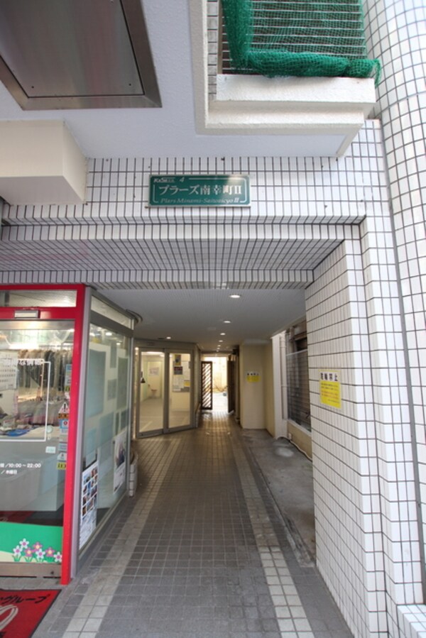 エントランス(建物入口)