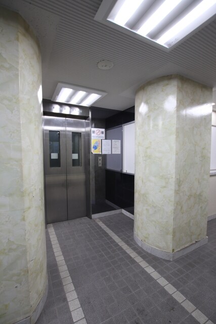 物件外観写真6　(エレベーター)