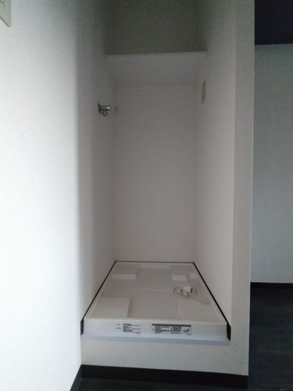 その他(洗濯機置場は洋室にあるので洗濯物の回収が楽になります)