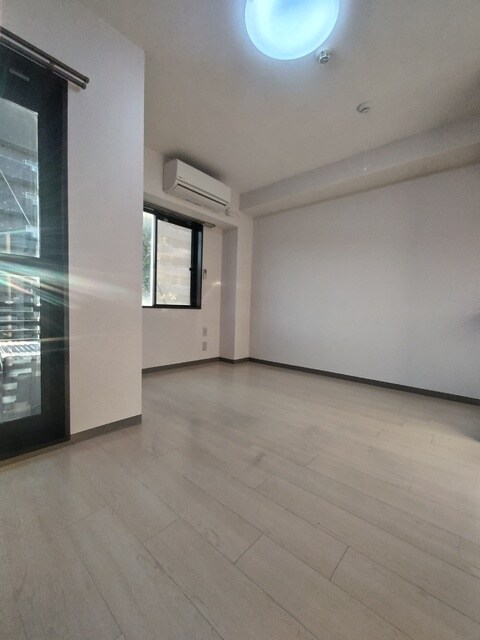 物件内観写真19　(照明、室内物干しは設備ではありません)