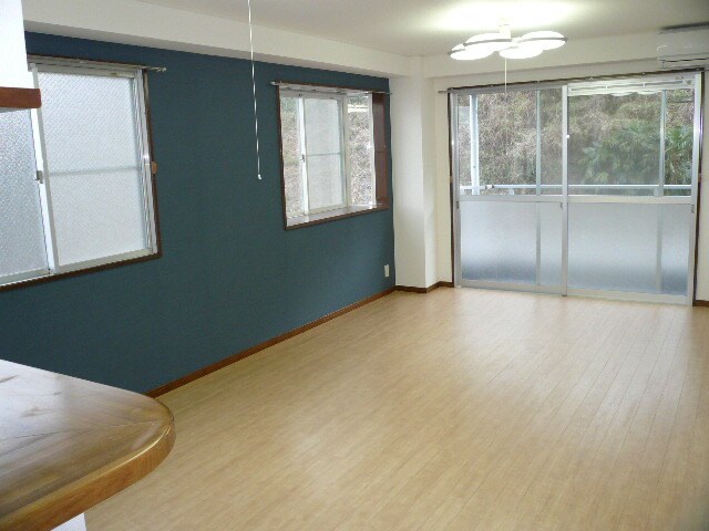 物件内観写真9　(他号室参考写真※照明は設備ではありません。)