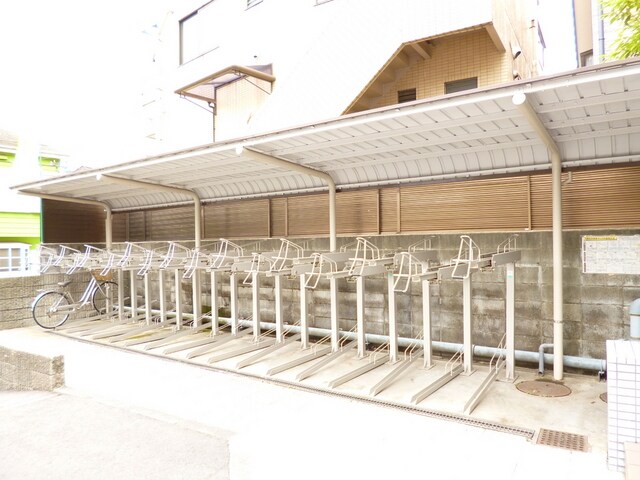 物件外観写真5　(屋根付き駐輪場)