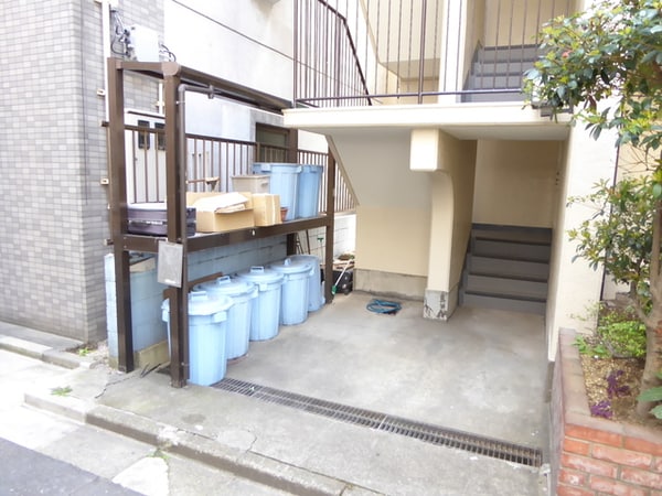 共用設備(ゴミ捨て場)