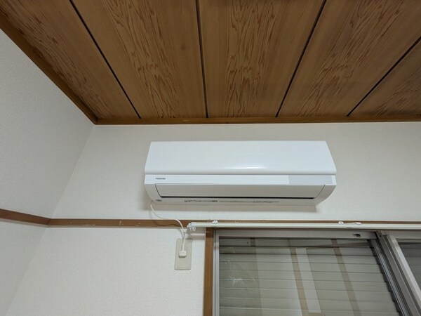 設備(洋室６帖のエアコンです♪)
