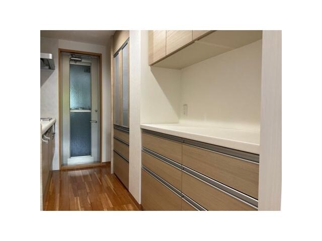 物件内観写真10　(カップボード)