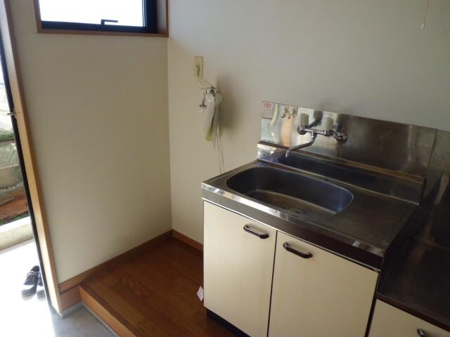 物件内観写真10　(洗濯機置場)