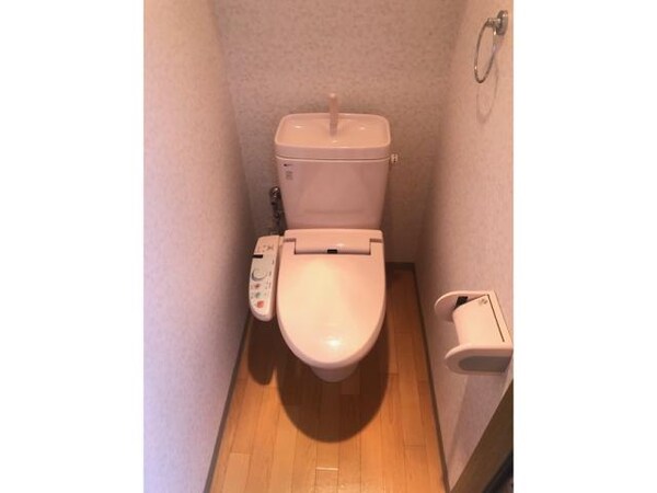 トイレ(温水暖房便座です)