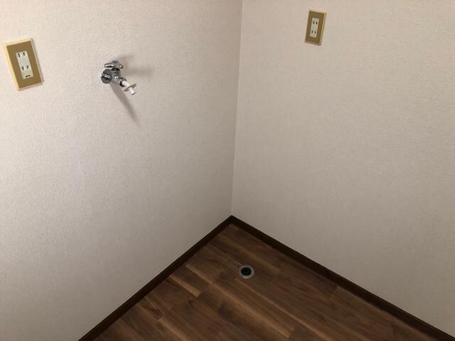 物件内観写真10　(室内洗濯機置場)