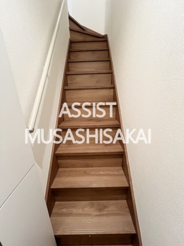 その他(写真：設備同仕様の別号室です)