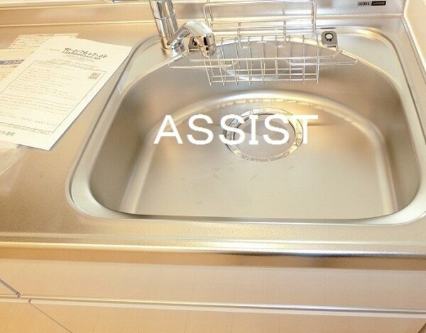 キッチン(写真：設備同仕様の参考写真です)