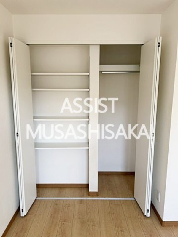 収納(写真：設備同仕様の参考写真です)