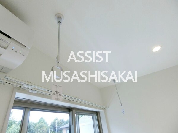 内装他(写真：設備同仕様の別物件です)